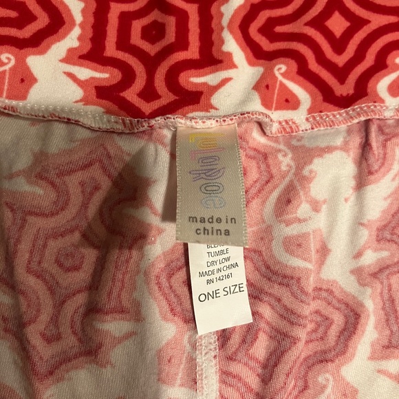 🧵❤️ LuLaRoe Leggings Bundle Size O/S - Valentine’s Day Collection - Picture 5 of 9